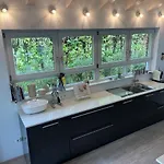 Βίλα Schoenes Haus Mit 3 Schlafzimmern - Bis Zu 6 Personen *